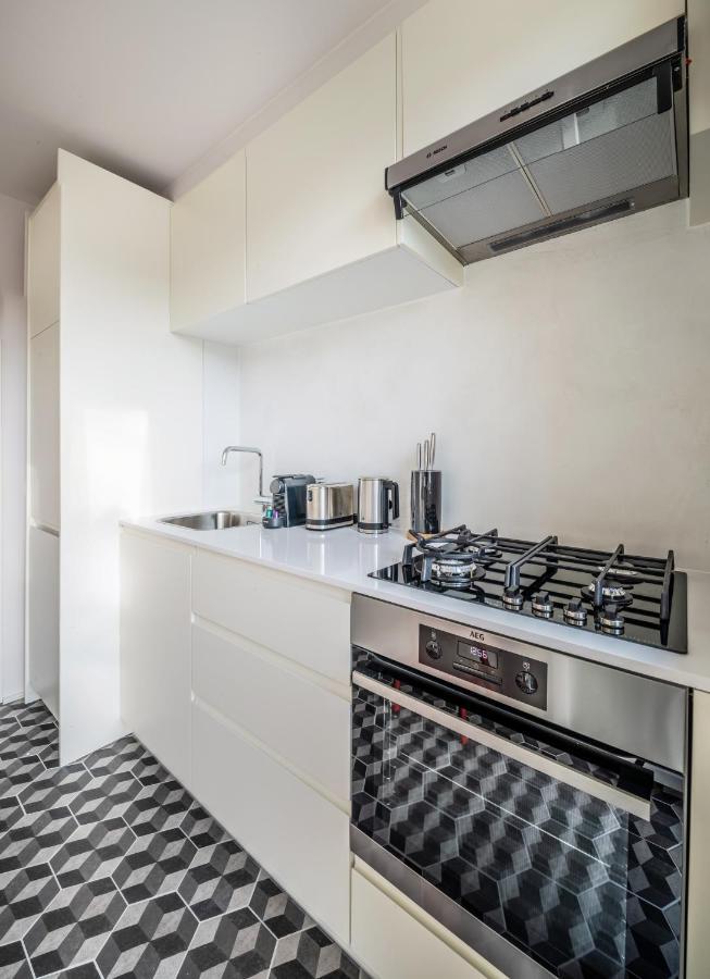 Mini Loft 1 Bedroom 2 Steps From Av Louise Brussels Exterior photo